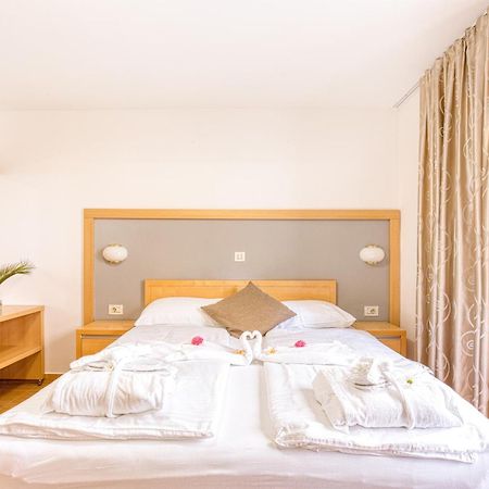 Boutique Hotel Santa Maria Novigrad  ภายนอก รูปภาพ
