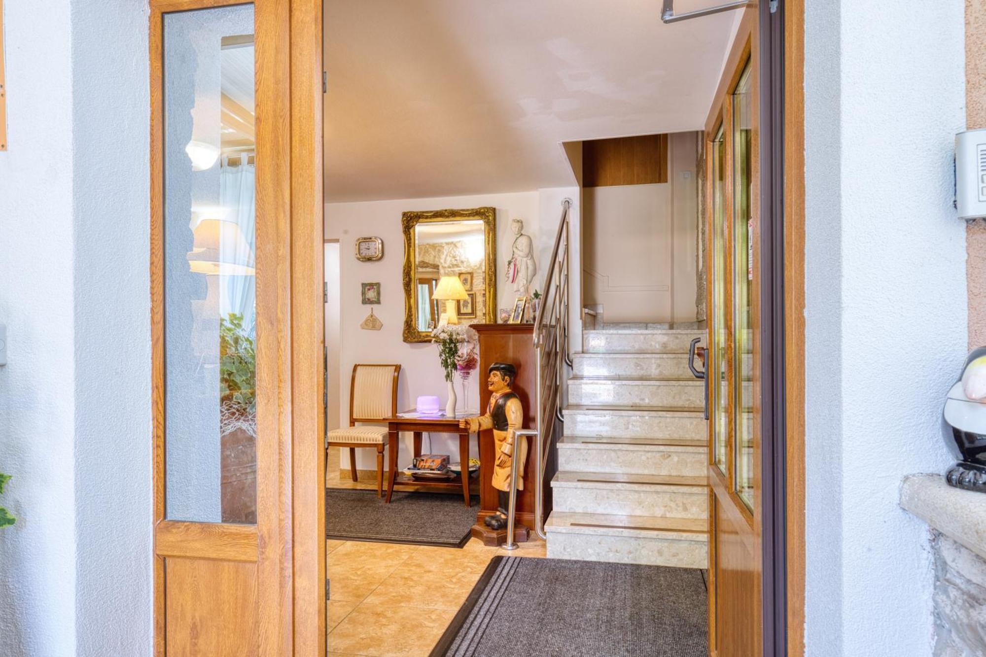 Boutique Hotel Santa Maria Novigrad  ภายนอก รูปภาพ
