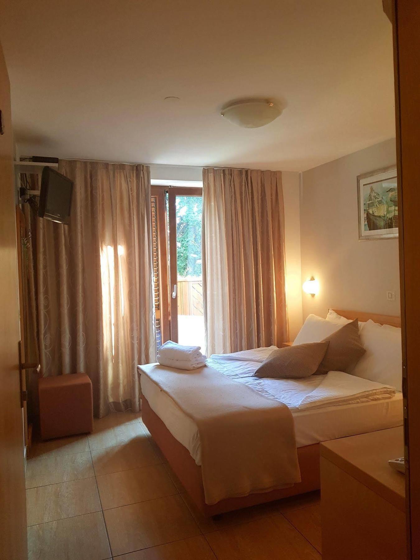 Boutique Hotel Santa Maria Novigrad  ภายนอก รูปภาพ